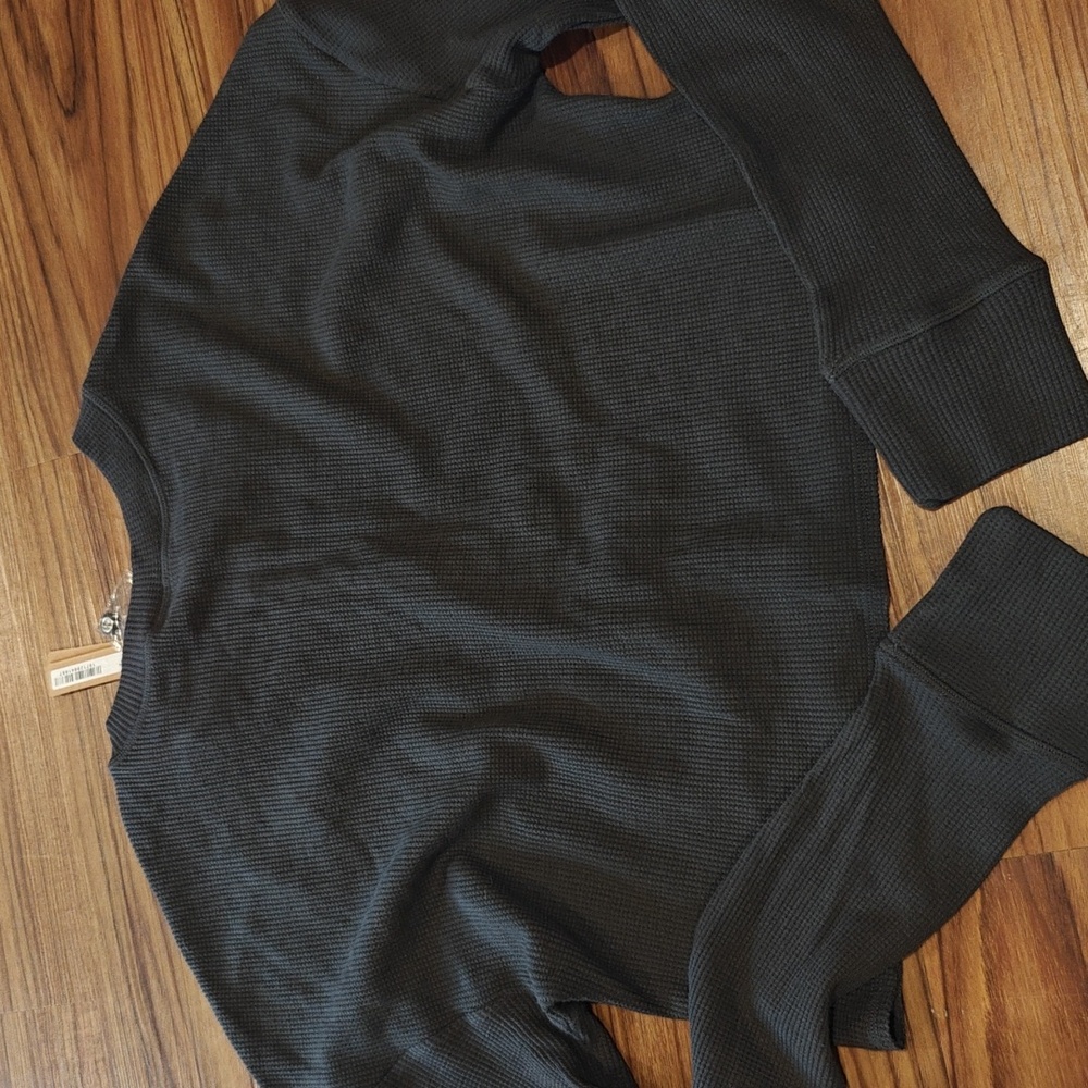 SKIMS Waffle Long Sleeve Crop Top - Picture 5 of 5